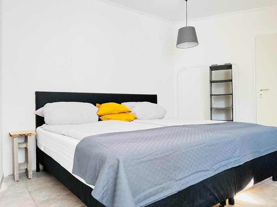 Zentrales Grosszuegiges Apartment Mit Dachterrasse! Bochum Kültér fotó