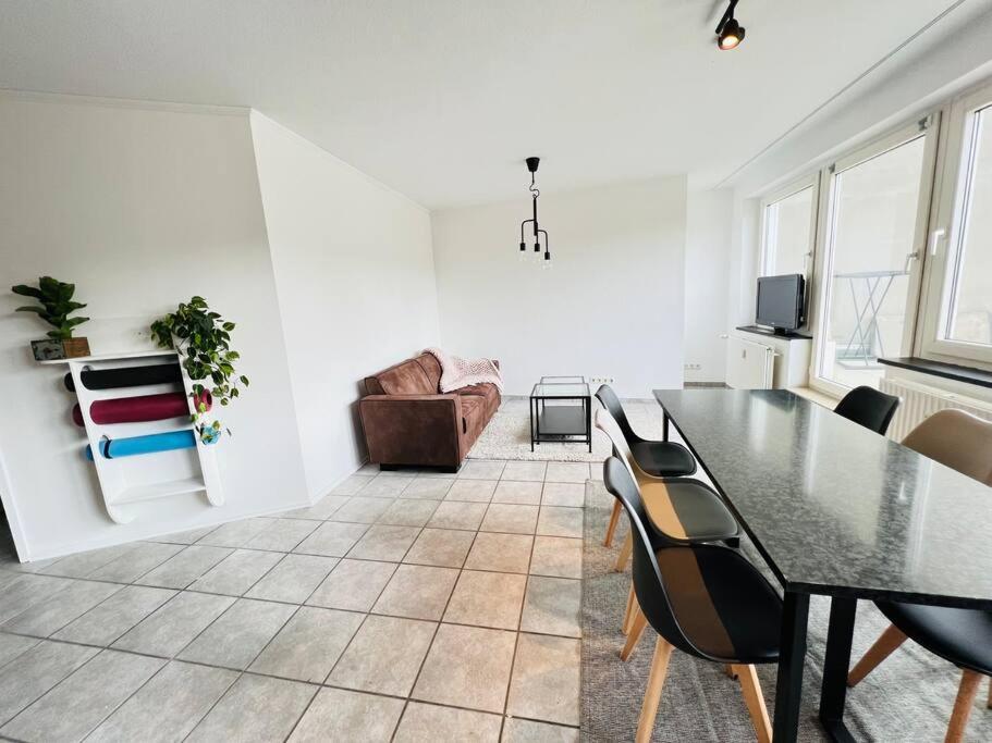 Zentrales Grosszuegiges Apartment Mit Dachterrasse! Bochum Kültér fotó