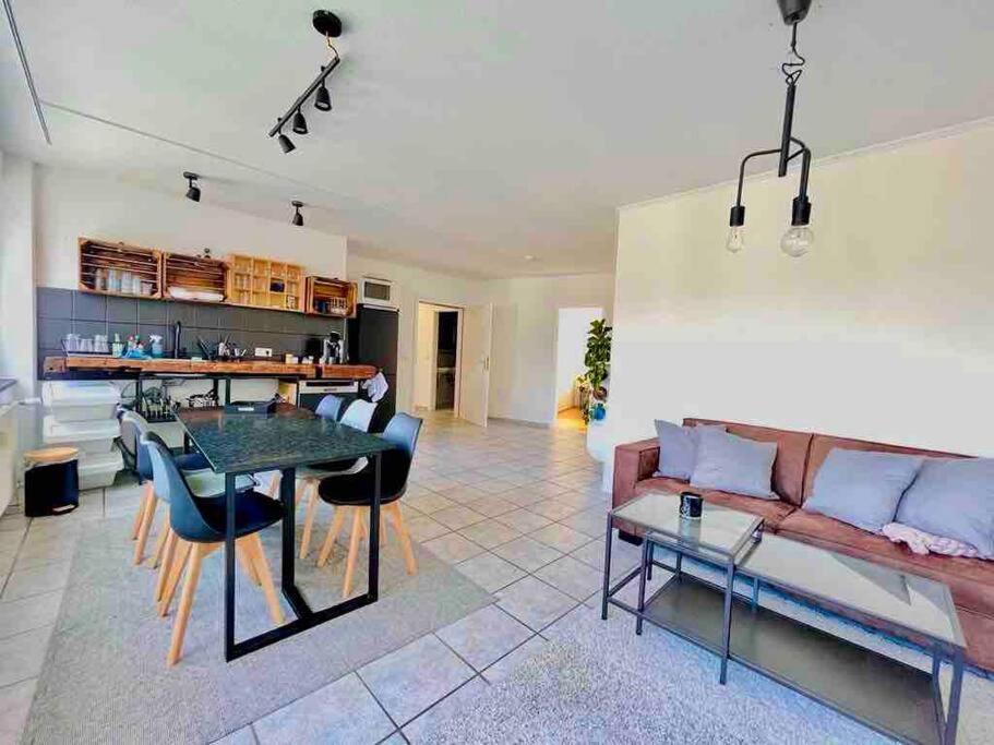 Zentrales Grosszuegiges Apartment Mit Dachterrasse! Bochum Kültér fotó